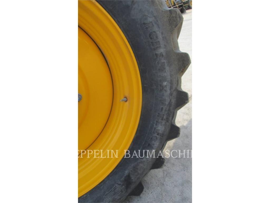 JCB 8330 شاحنات