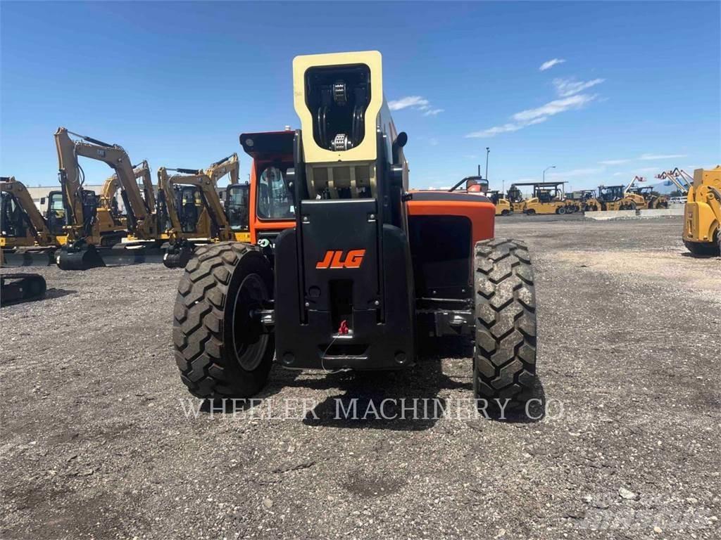 JLG 1055 مناولات متداخلة