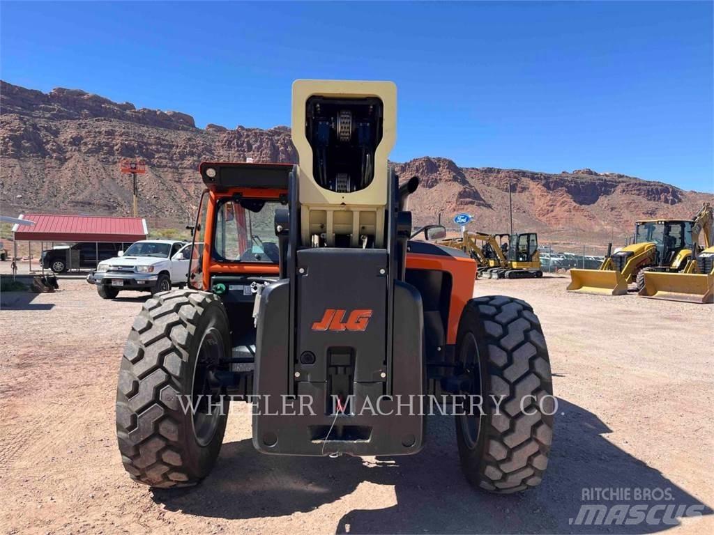 JLG 1055 مناولات متداخلة