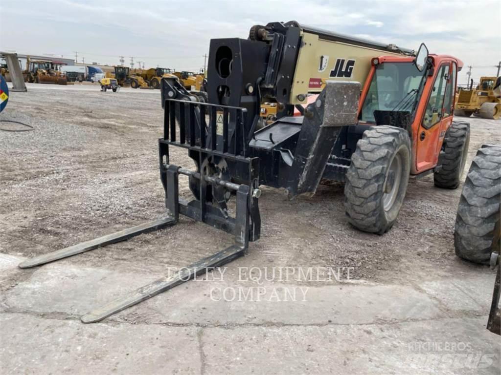 JLG 1055C مناولات متداخلة