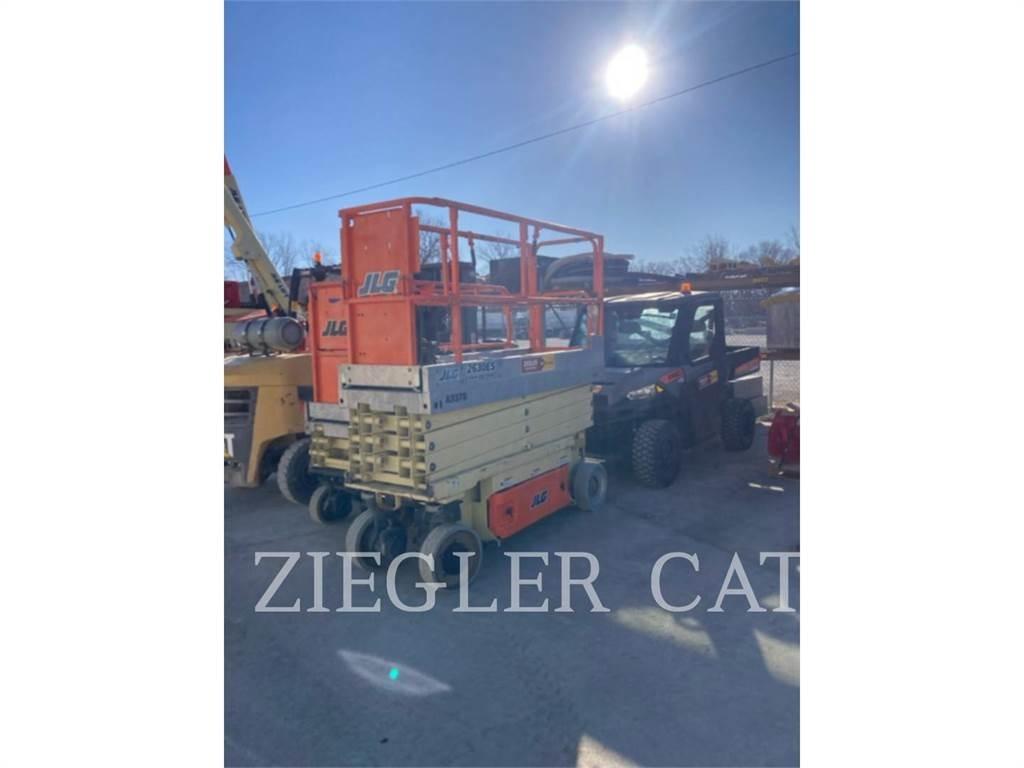 JLG 2630ES رافعات مقصية الشكل