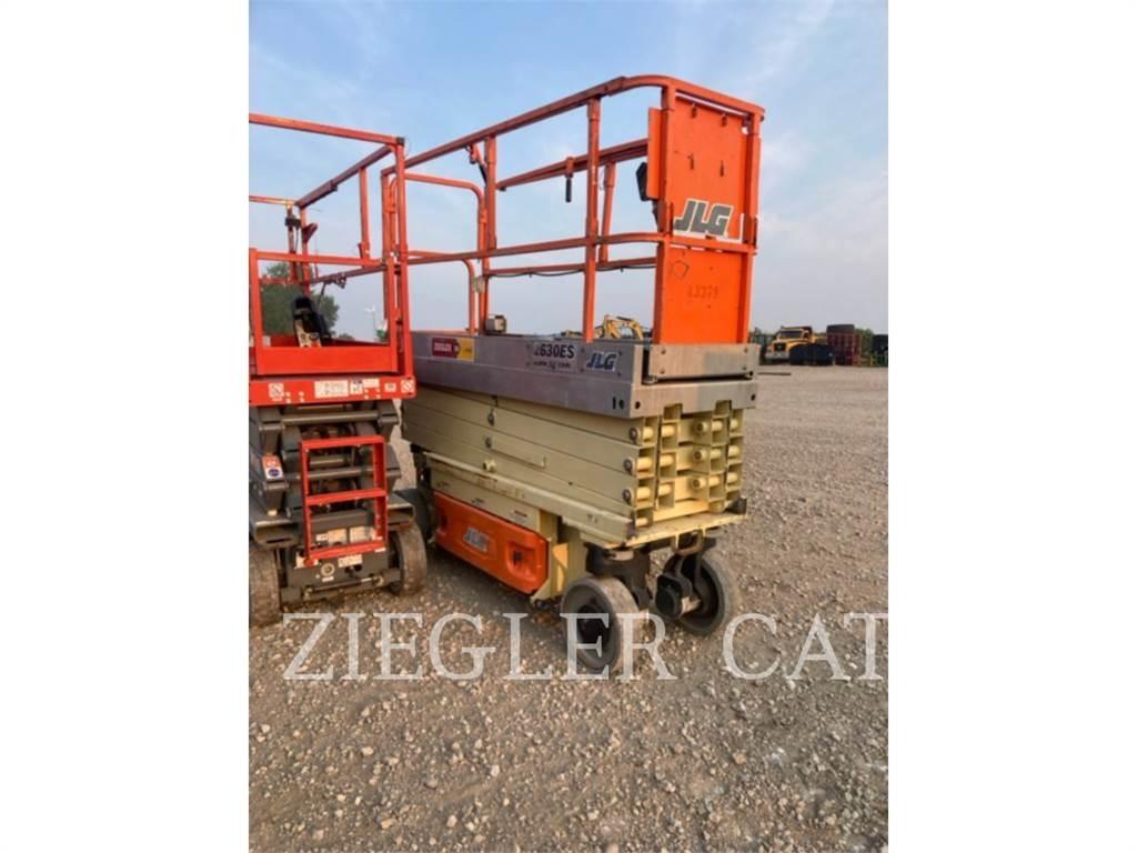 JLG 2630ES رافعات مقصية الشكل