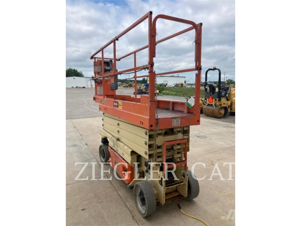 JLG 2632ES رافعات مقصية الشكل