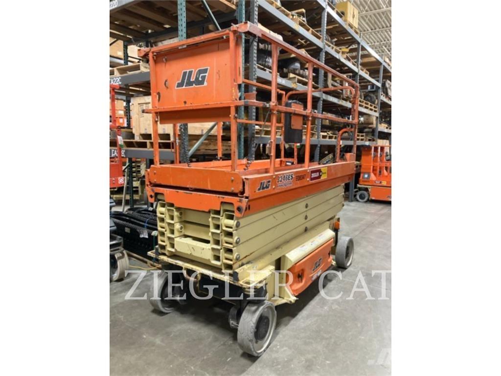 JLG 3246ES رافعات مقصية الشكل