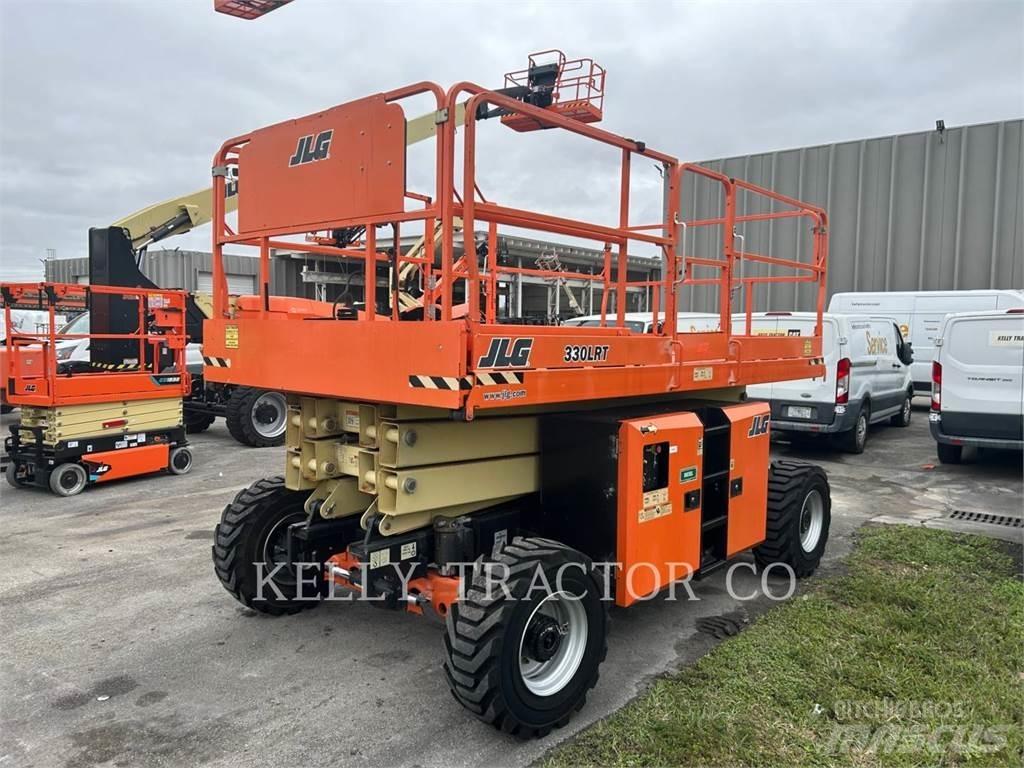 JLG 330LTR رافعات مقصية الشكل