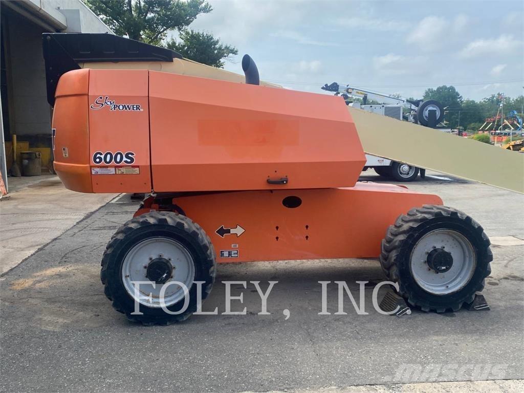 JLG 600S رافعات سلة مفصلية