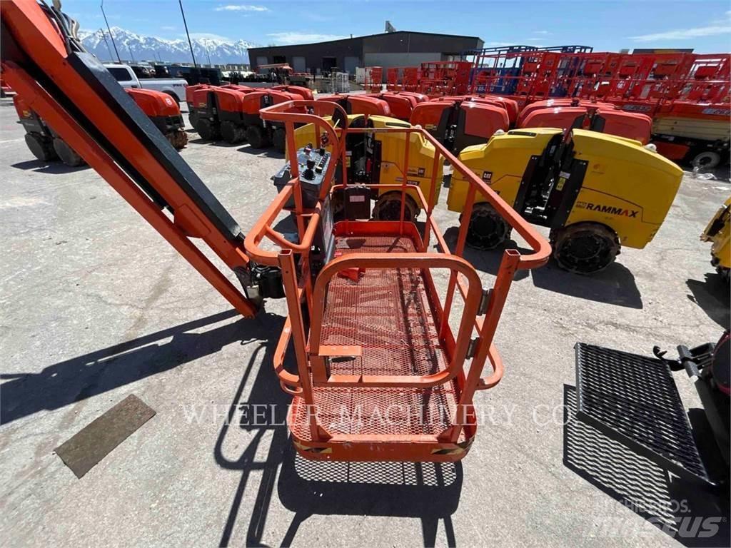 JLG 860SJ SP رافعات سلة مفصلية