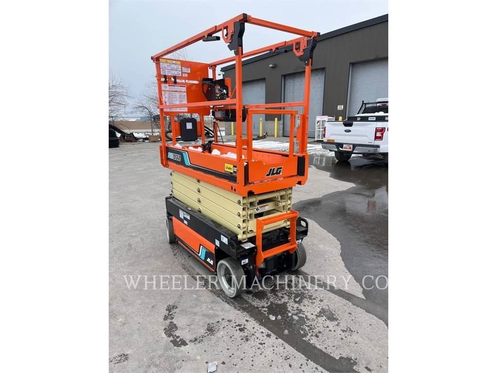 JLG AE1932 رافعات مقصية الشكل