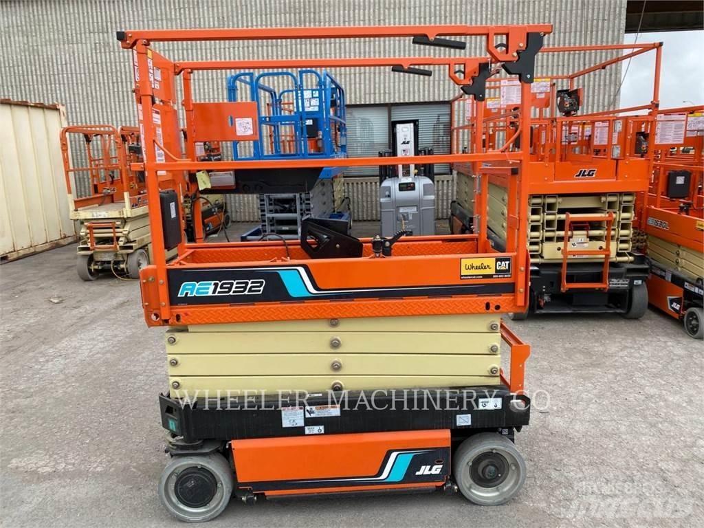 JLG AE1932 رافعات مقصية الشكل