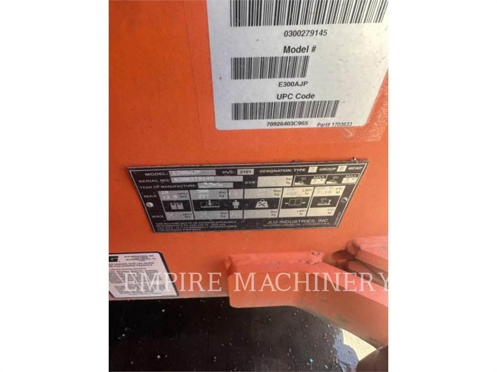 JLG E300AJP رافعات سلة مفصلية