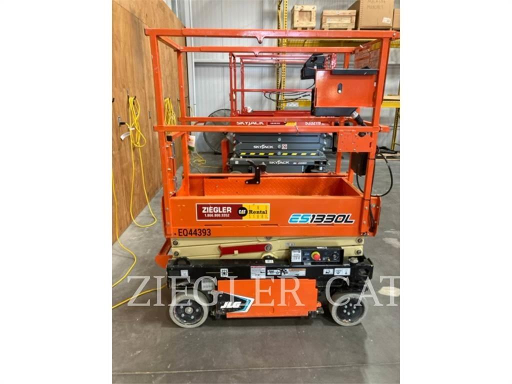 JLG ES1330L رافعات مقصية الشكل