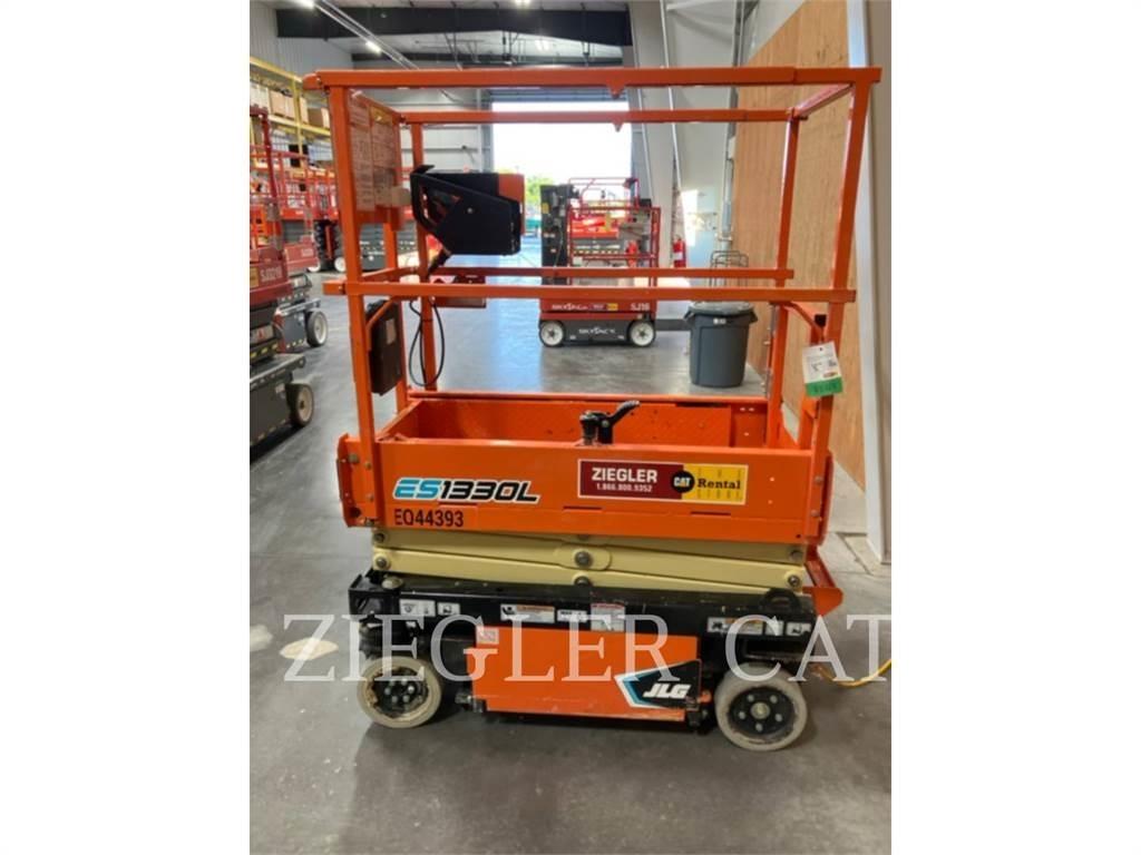 JLG ES1330L رافعات مقصية الشكل