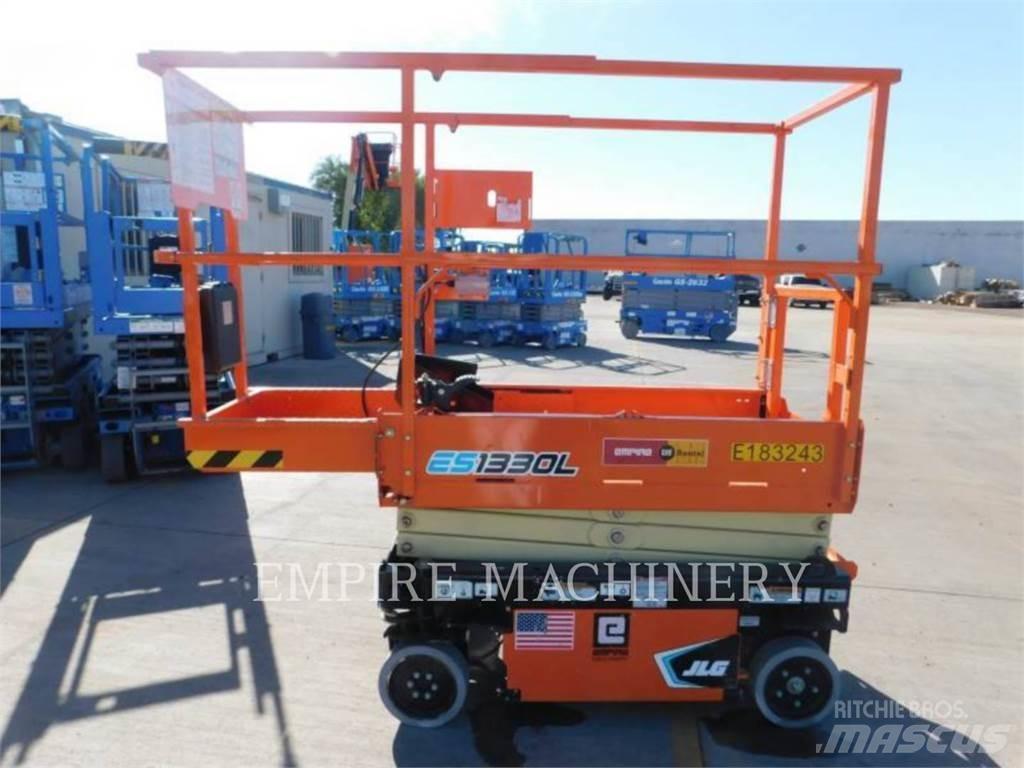 JLG ES1330L رافعات سلة مفصلية