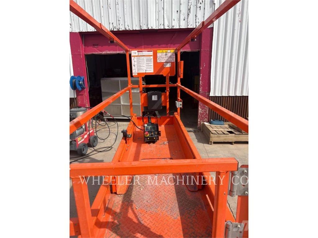 JLG ES2632 رافعات مقصية الشكل