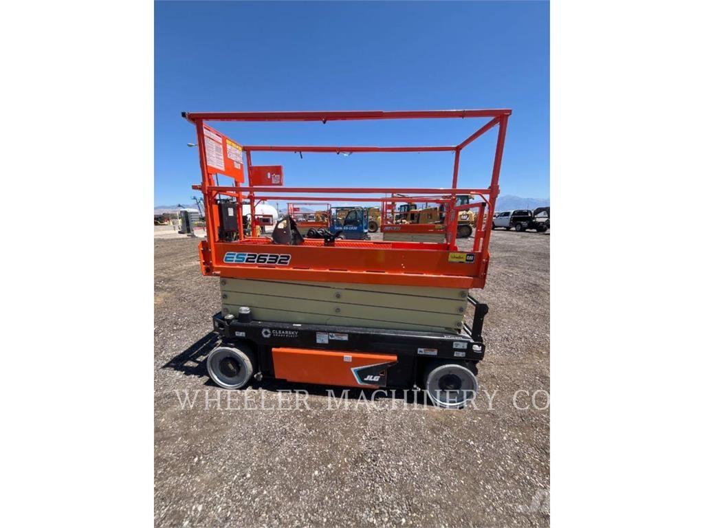 JLG ES2632 رافعات مقصية الشكل