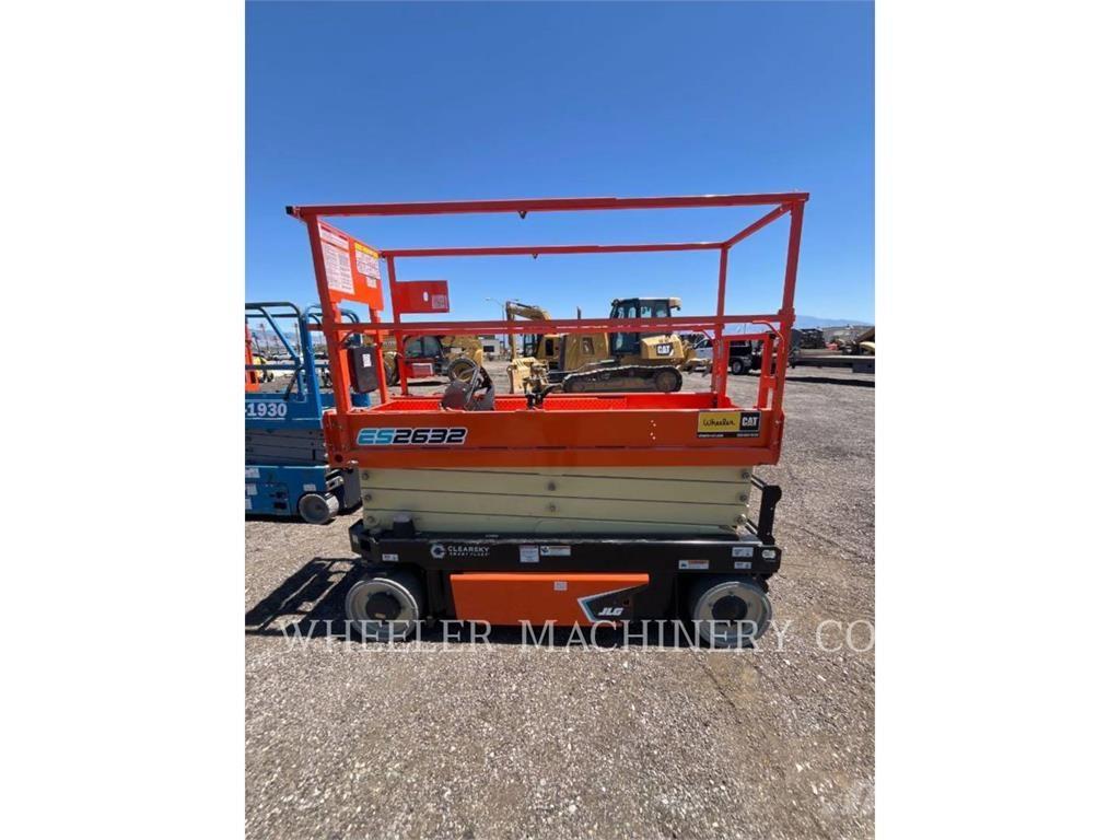 JLG ES2632 رافعات مقصية الشكل