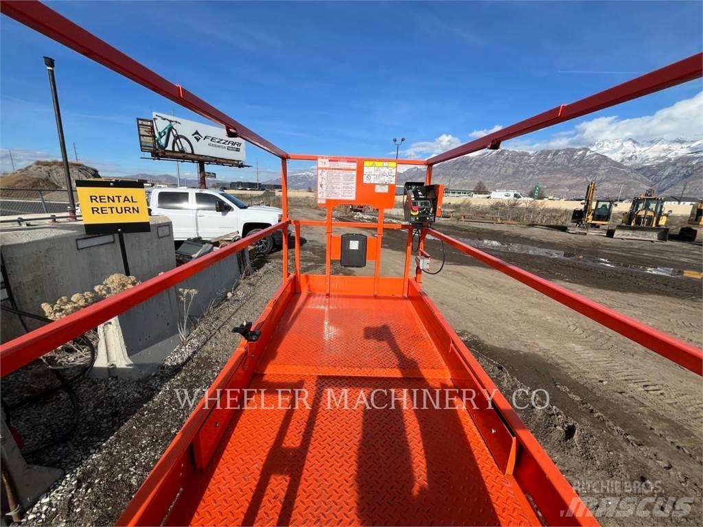 JLG ES2646 رافعات مقصية الشكل