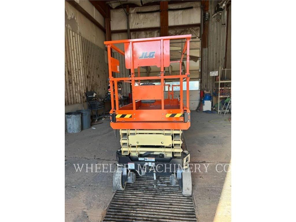 JLG ES2646 رافعات مقصية الشكل