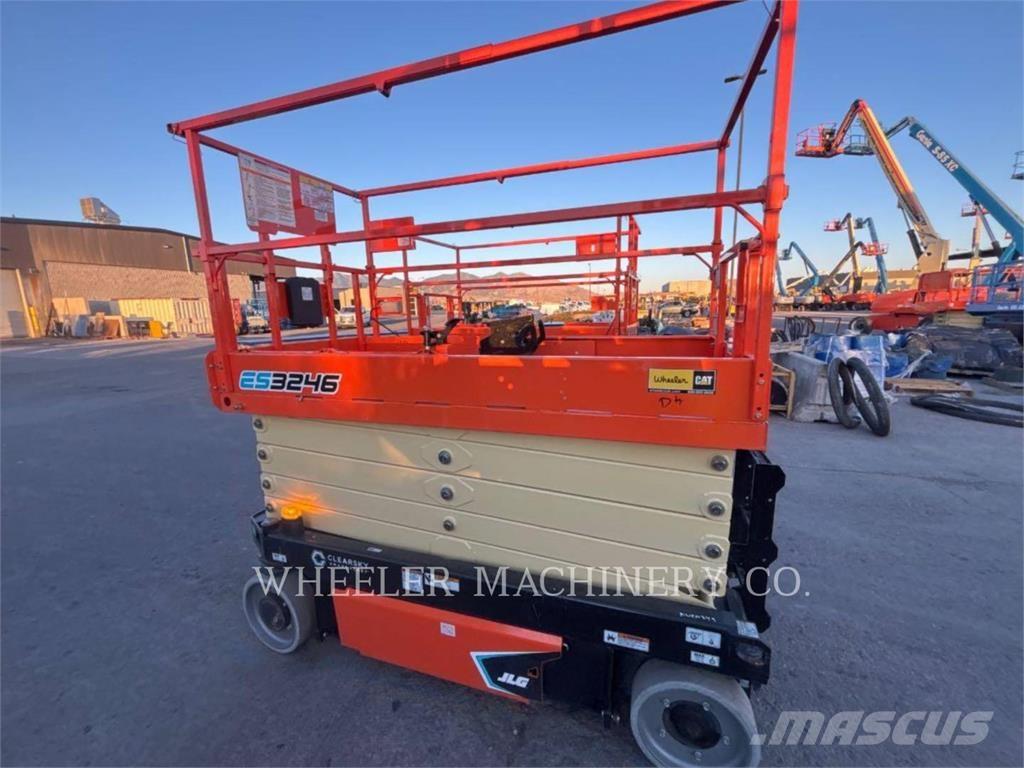 JLG ES3246 رافعات مقصية الشكل