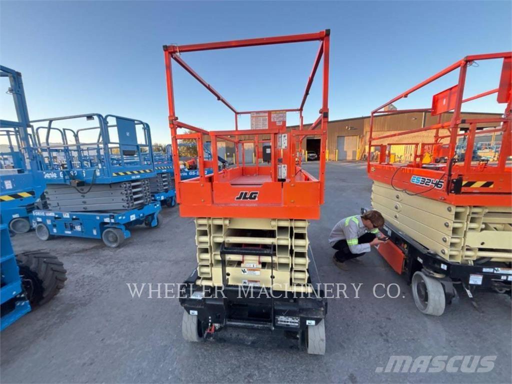 JLG ES3246 رافعات مقصية الشكل