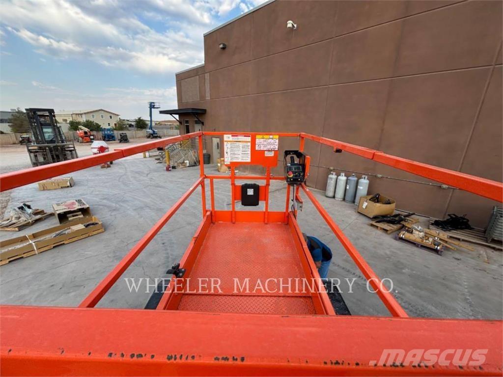 JLG ES3246 رافعات مقصية الشكل