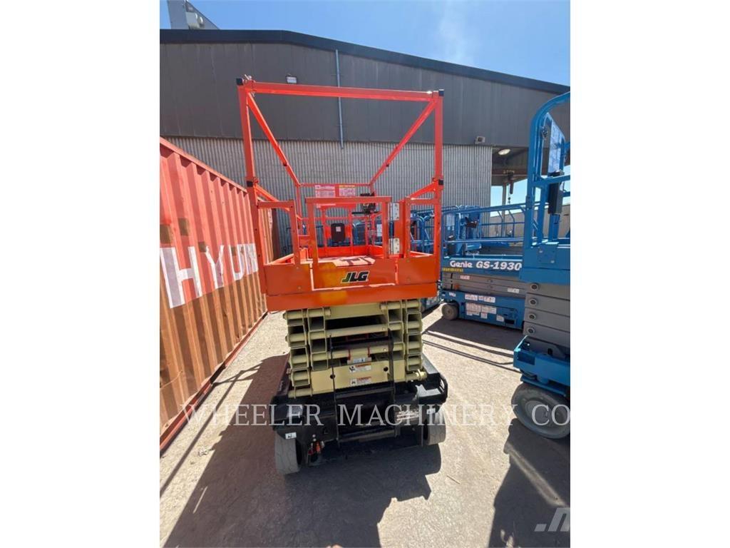 JLG ES3246 رافعات مقصية الشكل