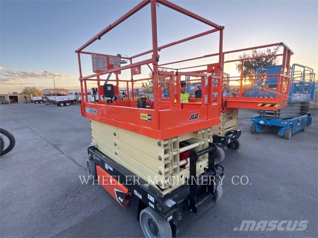 JLG ES3246 رافعات مقصية الشكل