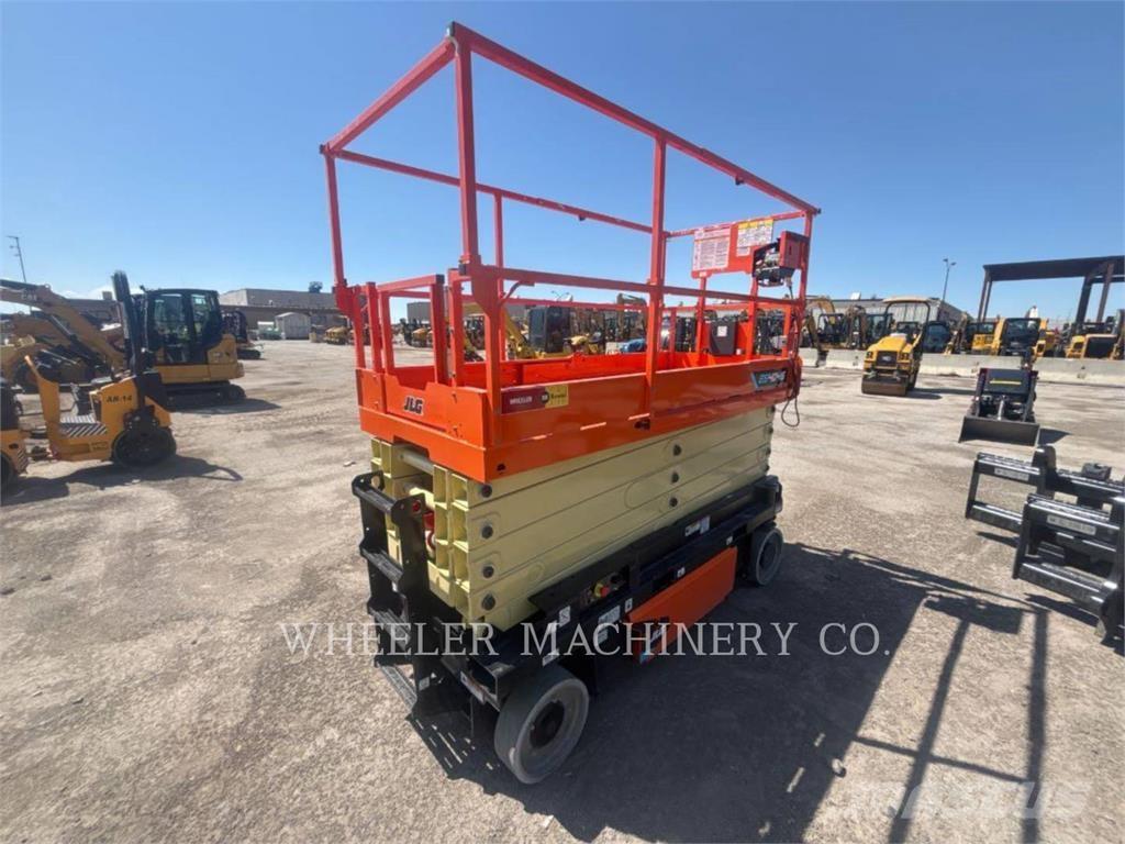 JLG ES4046 رافعات مقصية الشكل