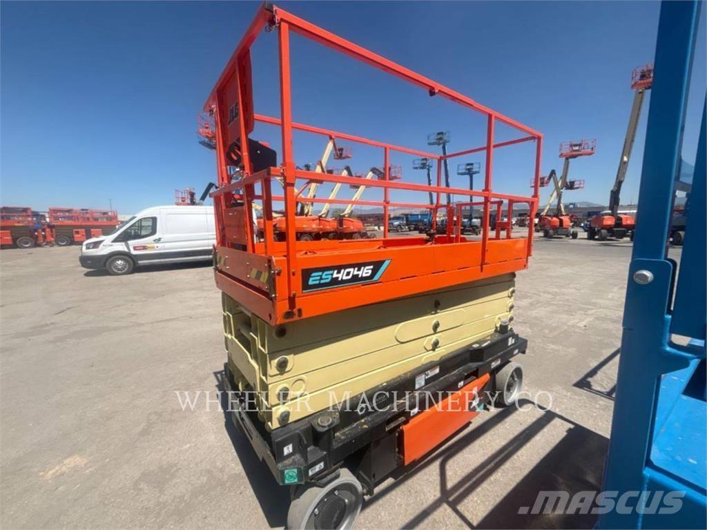 JLG ES4046 رافعات مقصية الشكل