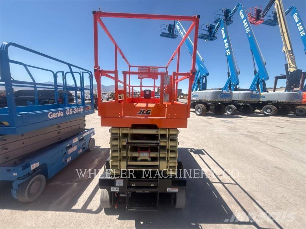 JLG ES4046 رافعات مقصية الشكل