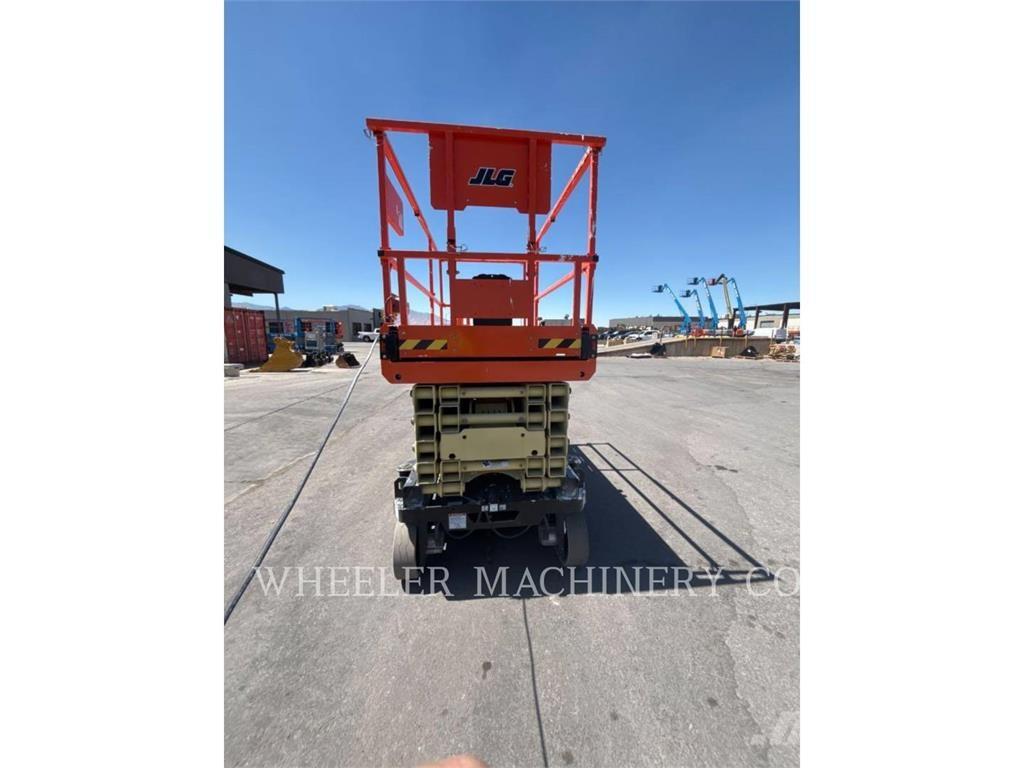 JLG ES4046 رافعات مقصية الشكل