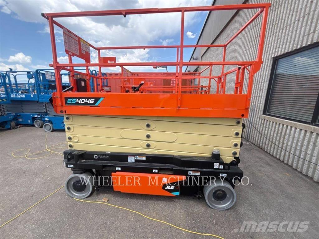 JLG ES4046 رافعات مقصية الشكل
