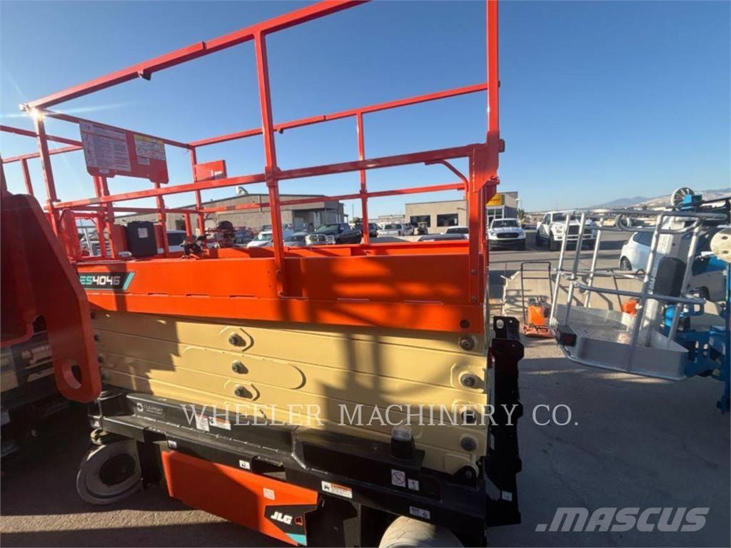 JLG ES4046 رافعات مقصية الشكل