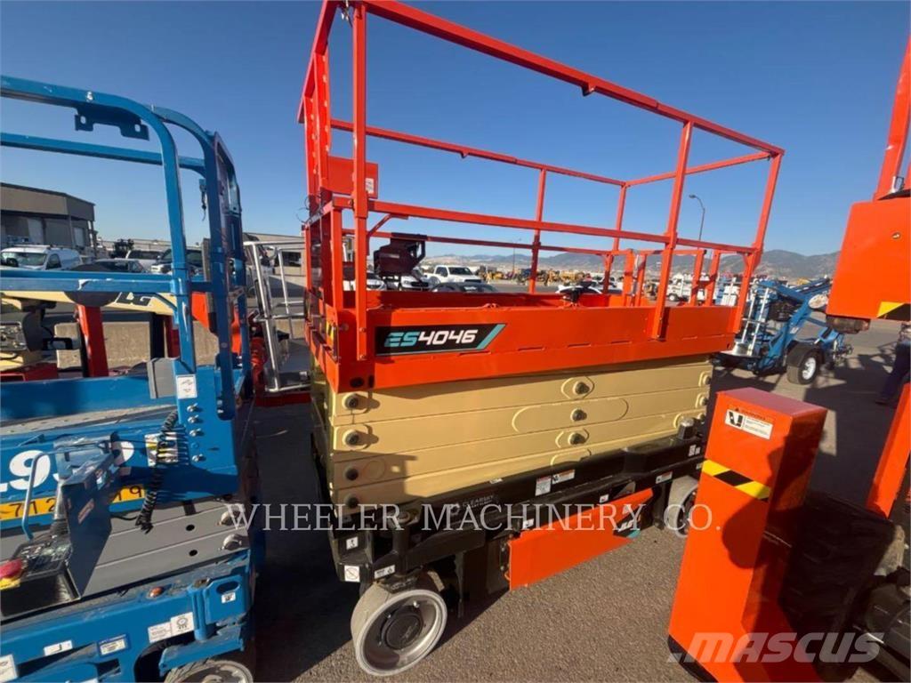 JLG ES4046 رافعات مقصية الشكل
