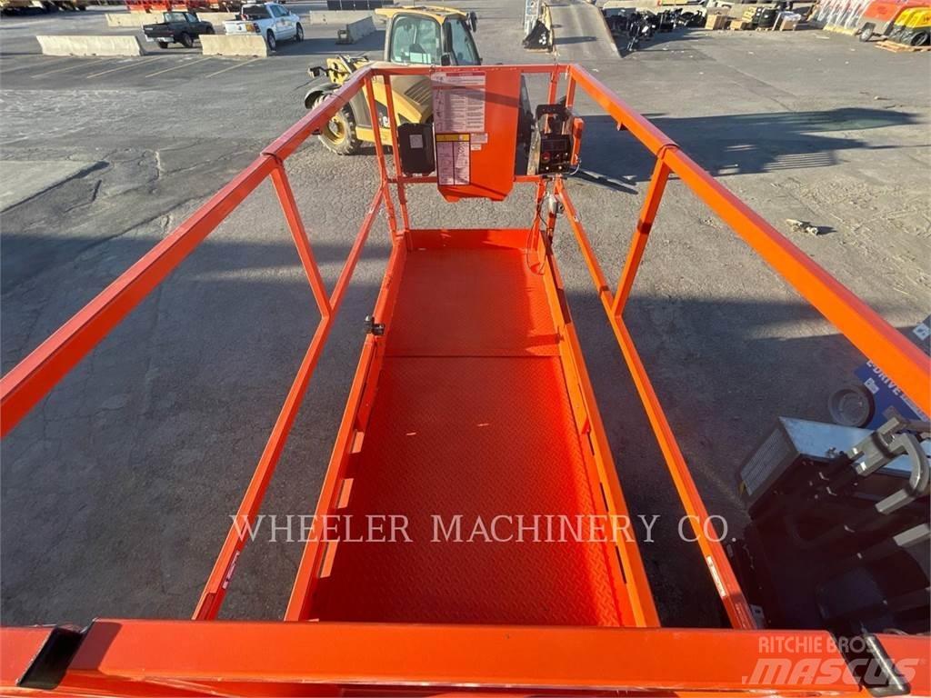 JLG R4045 رافعات مقصية الشكل