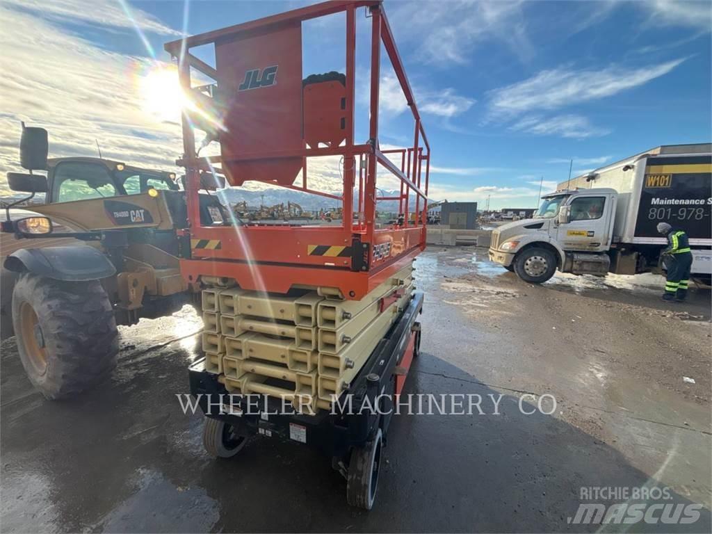 JLG R4045 رافعات مقصية الشكل