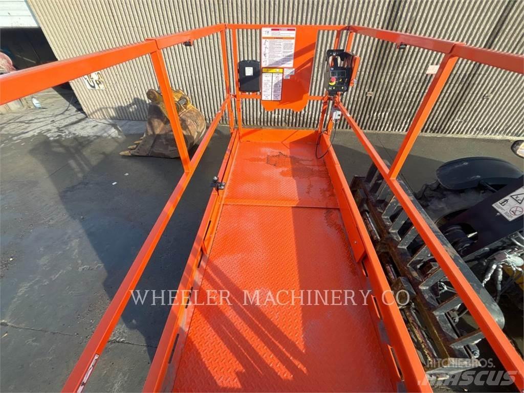 JLG R4045 رافعات مقصية الشكل