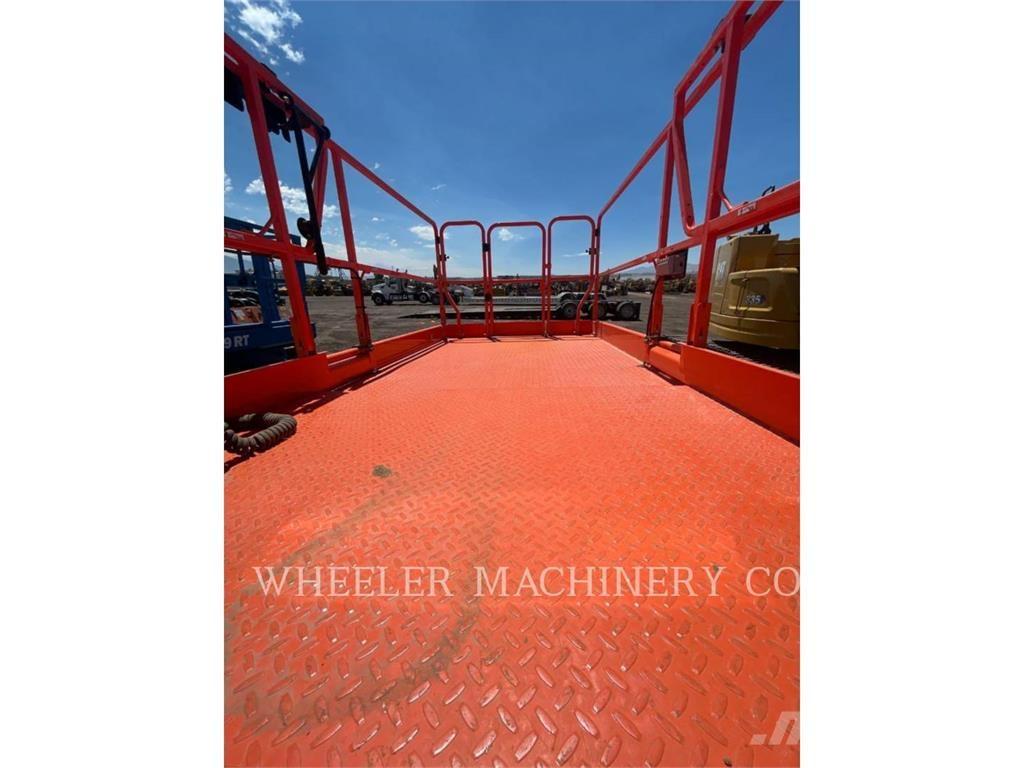 JLG RT3369 رافعات مقصية الشكل