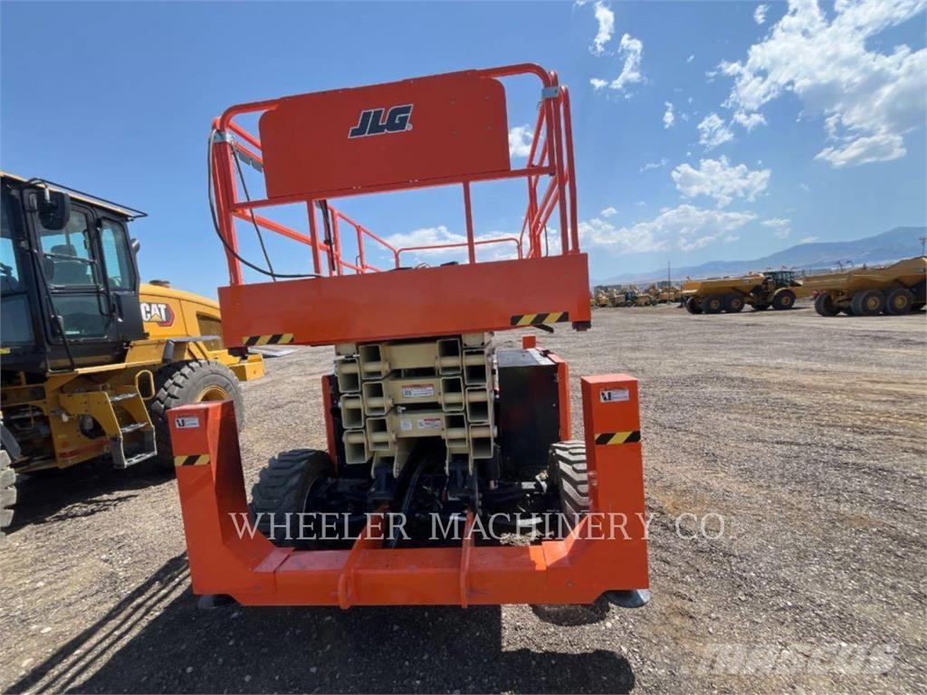 JLG RT4394 رافعات مقصية الشكل