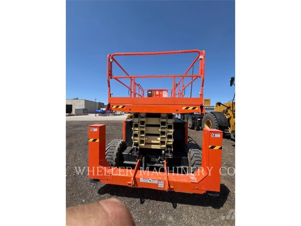 JLG RT4394 رافعات مقصية الشكل