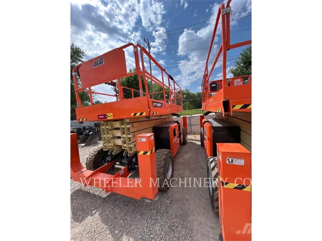 JLG RT4394 رافعات مقصية الشكل
