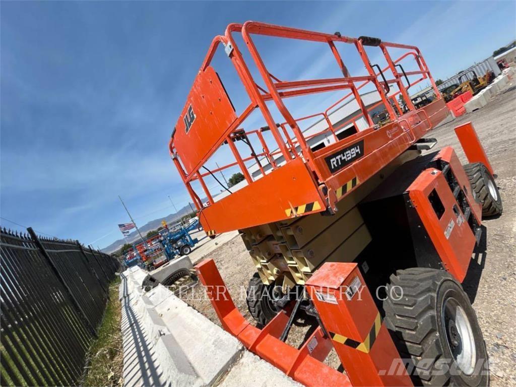 JLG RT4394 رافعات مقصية الشكل