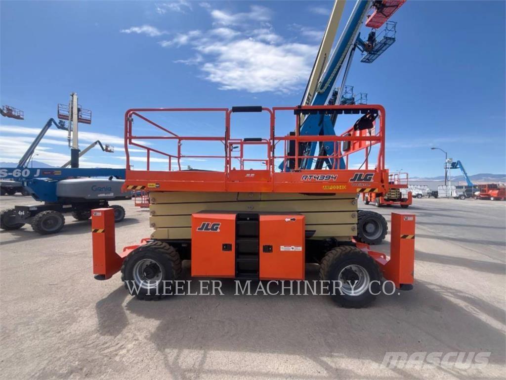 JLG RT4394 رافعات مقصية الشكل
