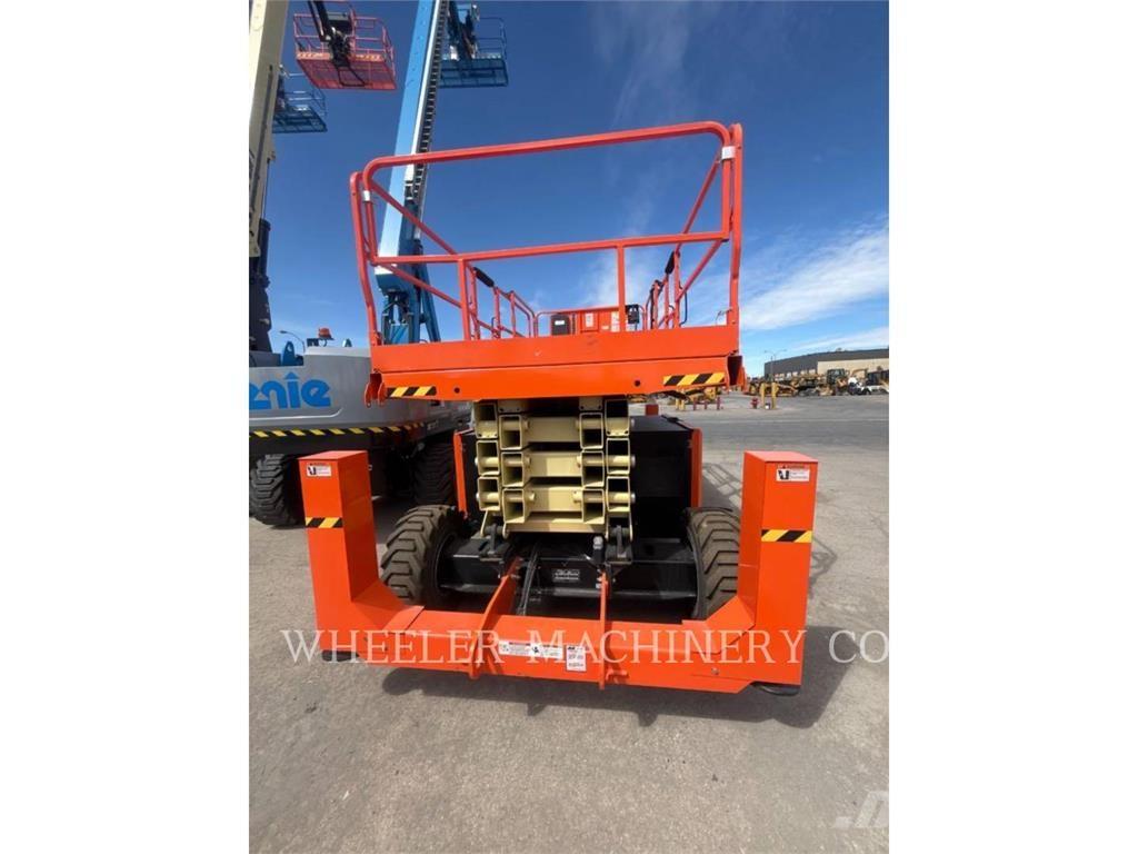 JLG RT4394 رافعات مقصية الشكل