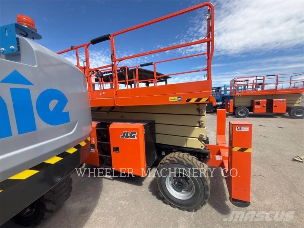 JLG RT4394 رافعات مقصية الشكل