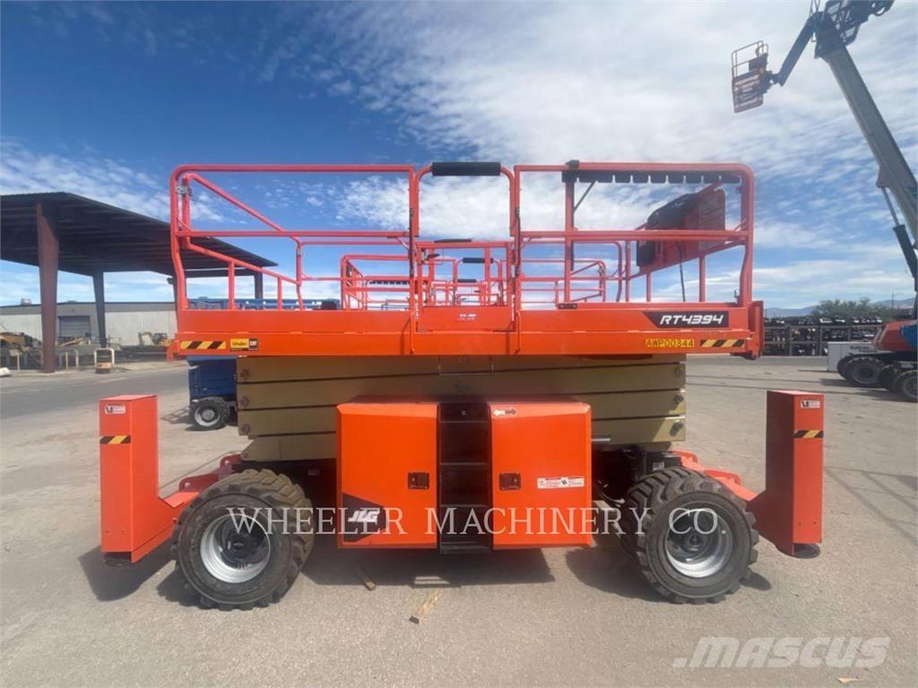 JLG RT4394 رافعات مقصية الشكل