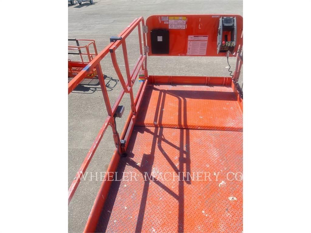 JLG RT4769 رافعات مقصية الشكل