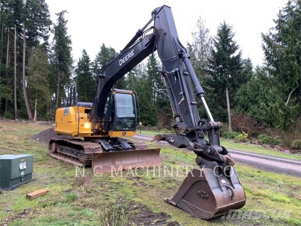 John Deere 130G حفارات زحافة