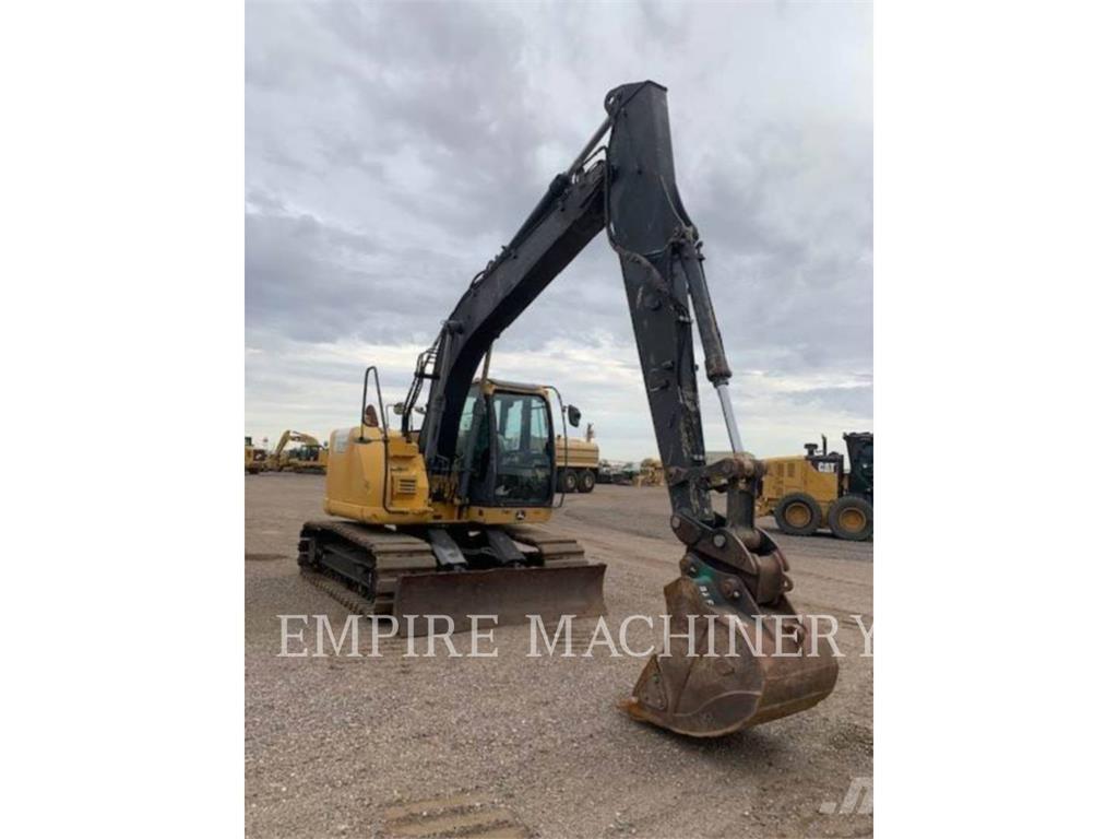 John Deere 135G حفارات زحافة