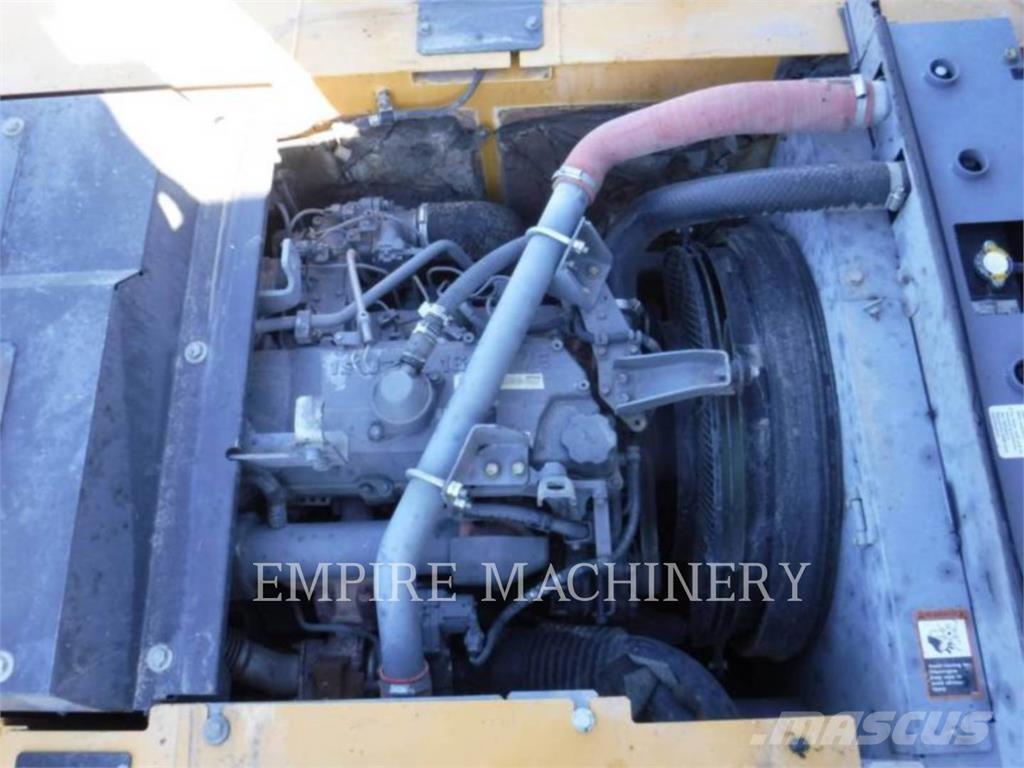 John Deere 190G حفارات زحافة